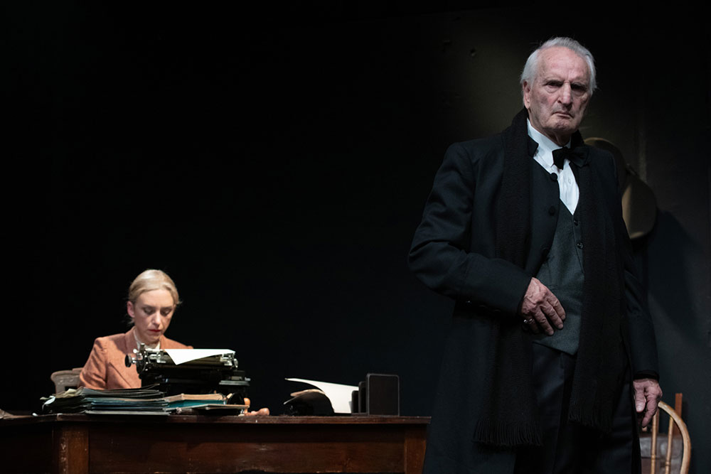 &Pi;&rho;&omicron;&sigma;&omega;&pi;&iota;&kappa;ή &sigma;&upsilon;&mu;&phi;&omega;&nu;ί&alpha;, &Alpha;&pi;ό &mu;&eta;&chi;&alpha;&nu;ή&sigmaf; &theta;έ&alpha;&tau;&rho;&omicron;